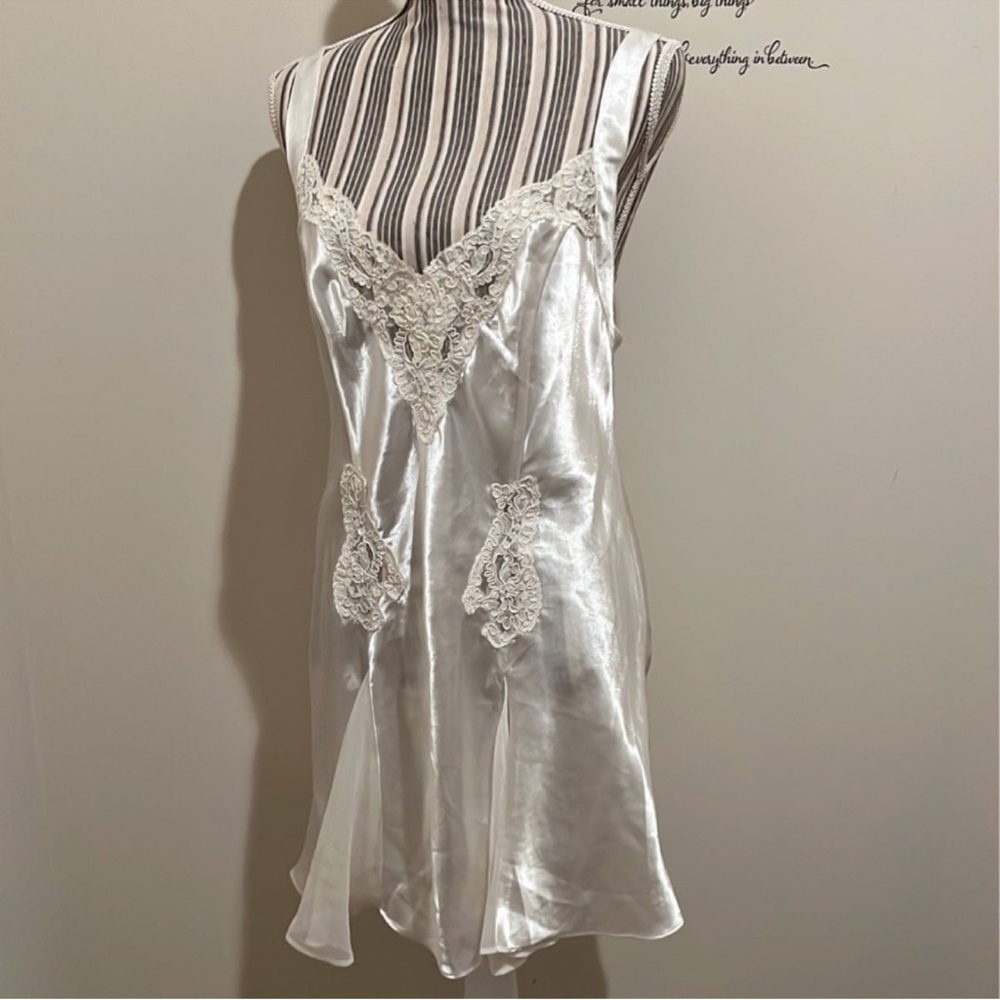 Night gown Elegant White Lace Trim Satin Chemise